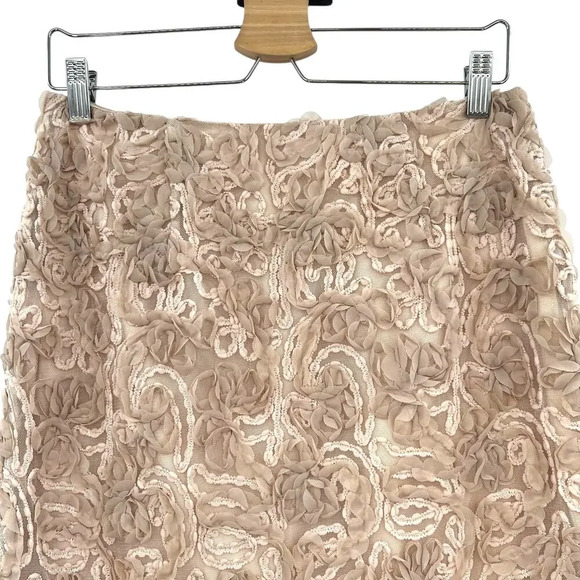 Mikael Aghal Rosette Embroidered Pencil Skirt Cream Beige Blush Size 6 - Picture 2 of 9